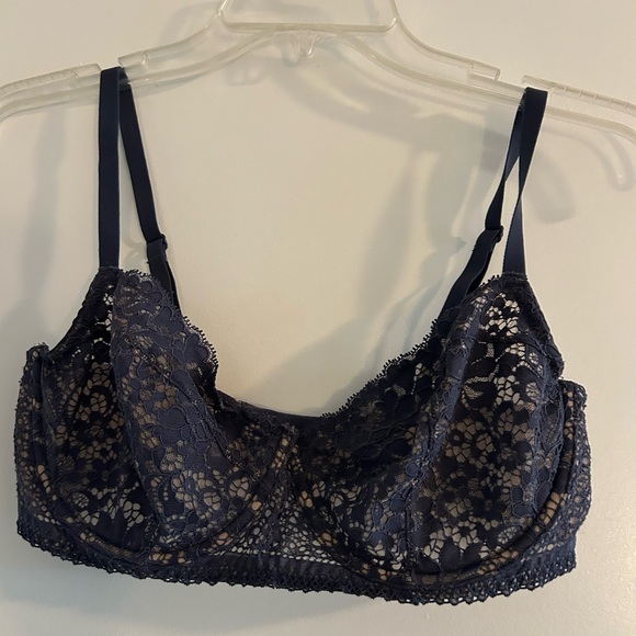 REVEAL LINGERIE • Navy Blue & Beige Laced Bra • 34DD • - Picture 4 of 7